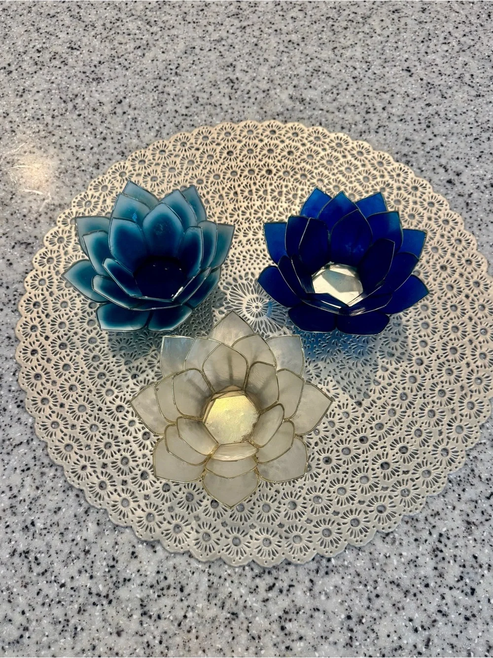 🪷Vintage Capiz Shell Lotus Candle Holders – Set of 3